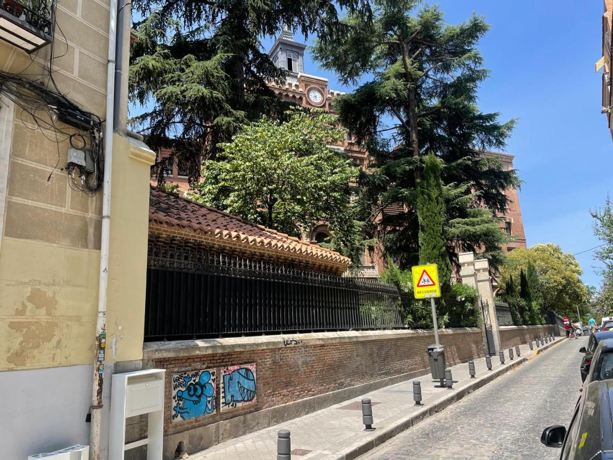 Appartement San Buenaventura Vistillas Apartamento Para Dos à Madrid Extérieur photo