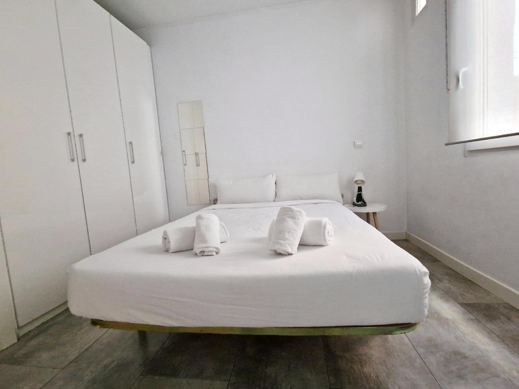 Appartement San Buenaventura Vistillas Apartamento Para Dos à Madrid Extérieur photo