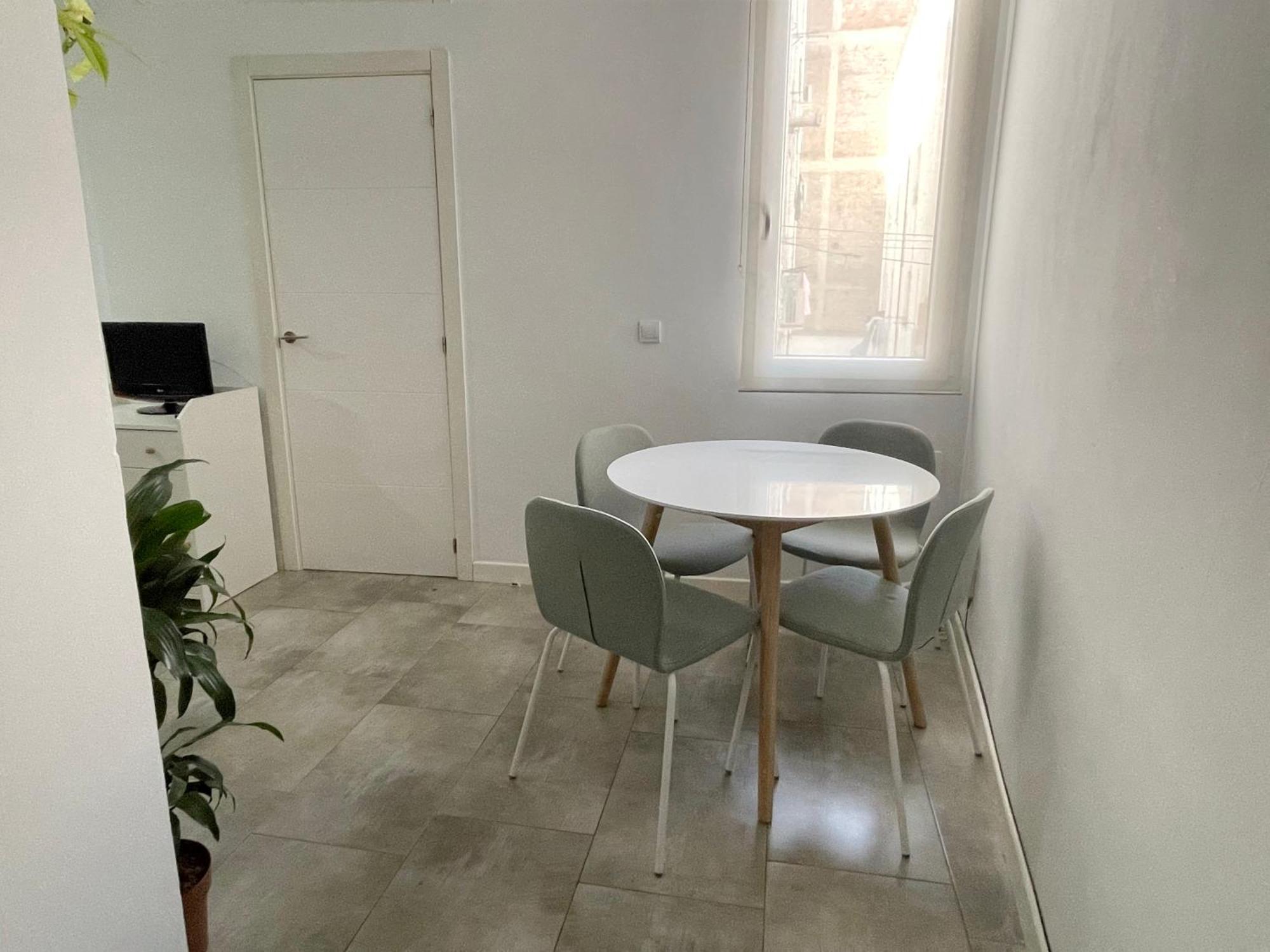Appartement San Buenaventura Vistillas Apartamento Para Dos à Madrid Extérieur photo