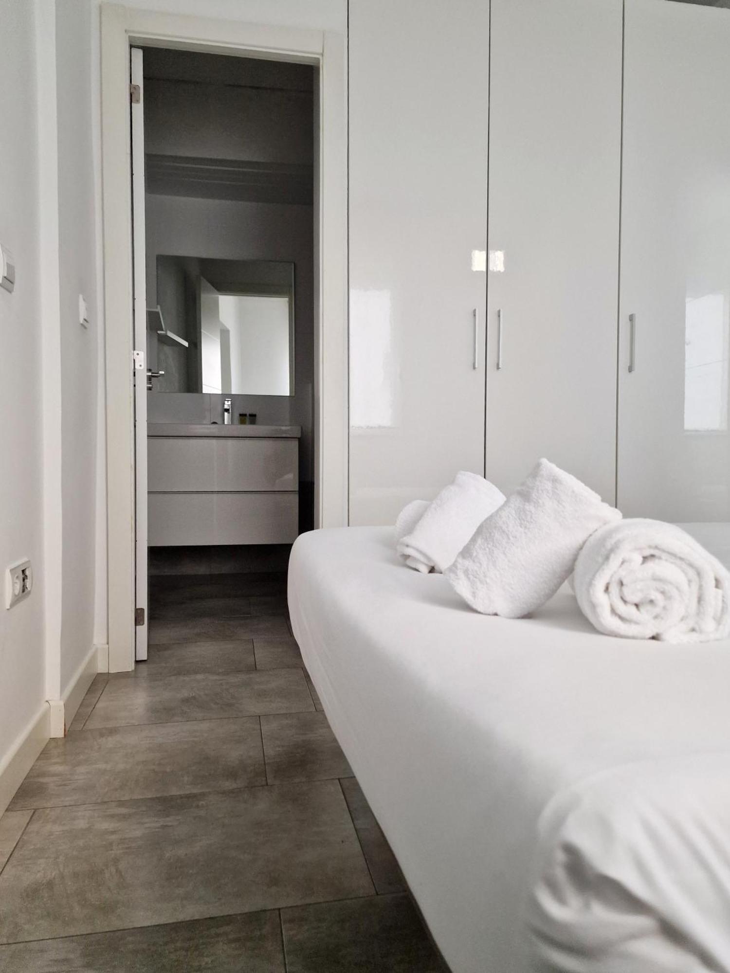 Appartement San Buenaventura Vistillas Apartamento Para Dos à Madrid Extérieur photo