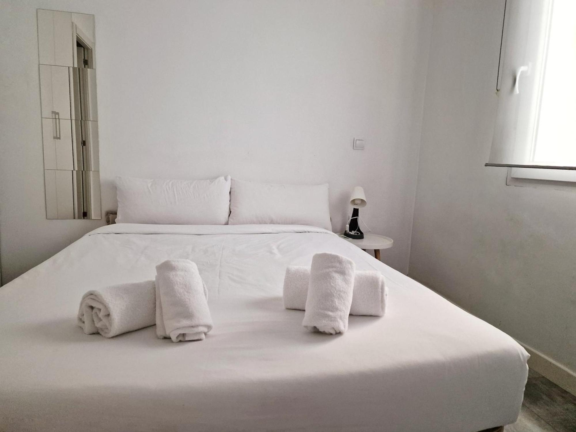 Appartement San Buenaventura Vistillas Apartamento Para Dos à Madrid Extérieur photo