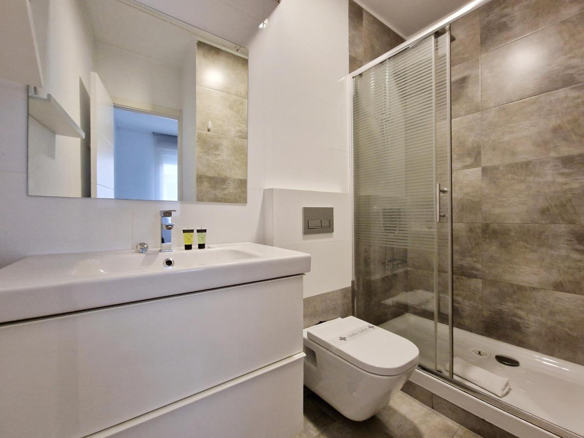 Appartement San Buenaventura Vistillas Apartamento Para Dos à Madrid Extérieur photo